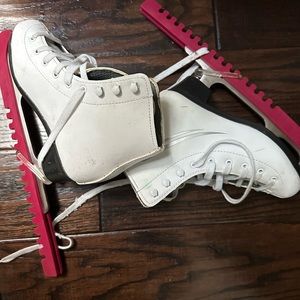 Lake Placid Cascade Girls Figure Ice Skates Size 3